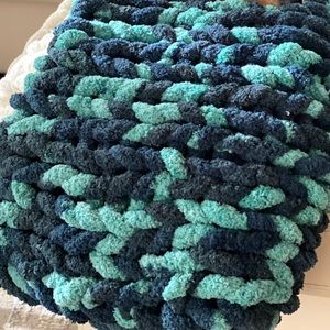 NEW ✨ Chunky Knit Blanket - Teal Blue Mix Colors